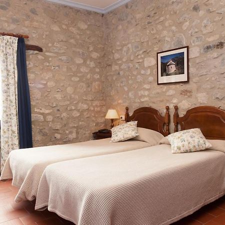 Hostal De La Rovira Oix Ngoại thất bức ảnh