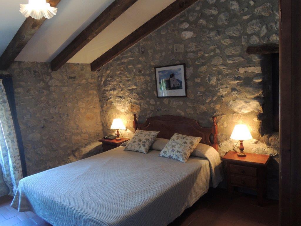 Hostal De La Rovira Oix Ngoại thất bức ảnh