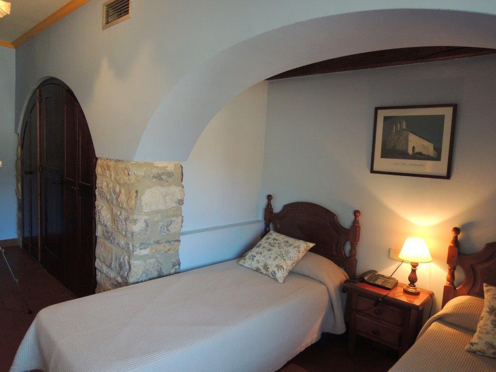 Hostal De La Rovira Oix Ngoại thất bức ảnh