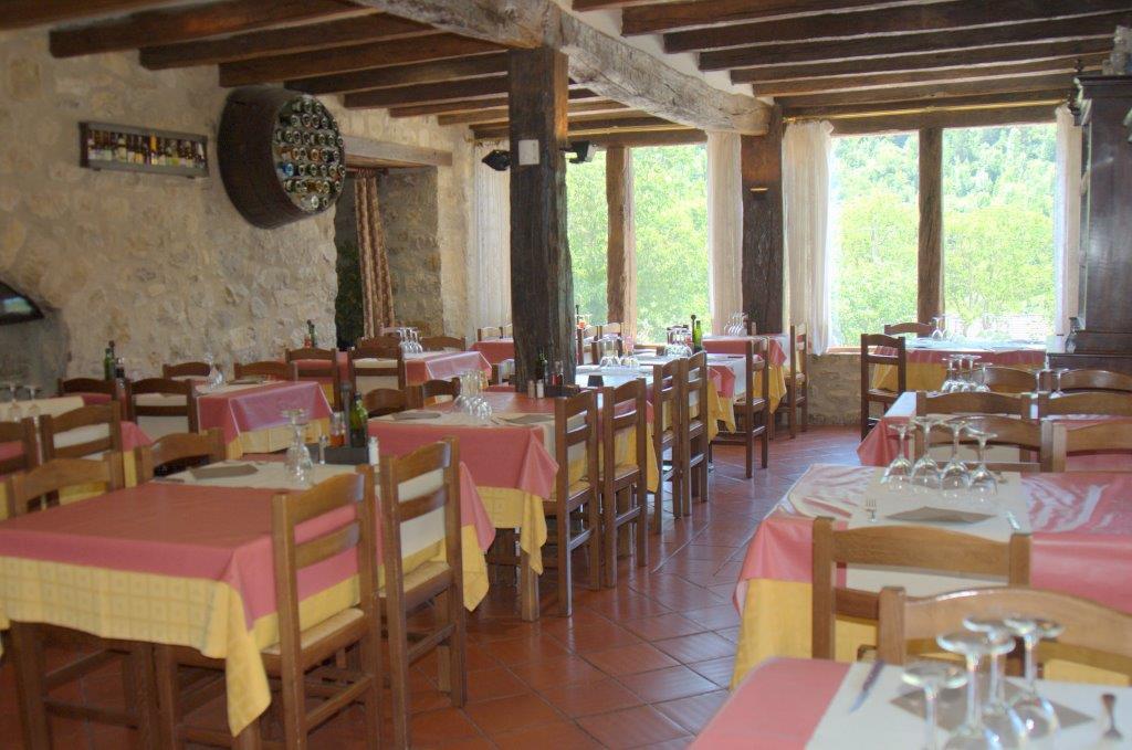 Hostal De La Rovira Oix Ngoại thất bức ảnh