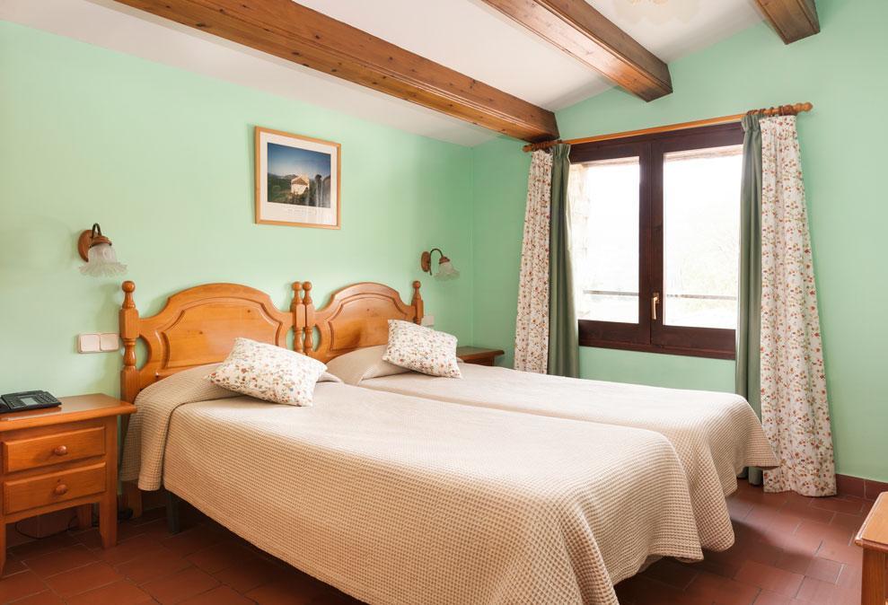 Hostal De La Rovira Oix Ngoại thất bức ảnh