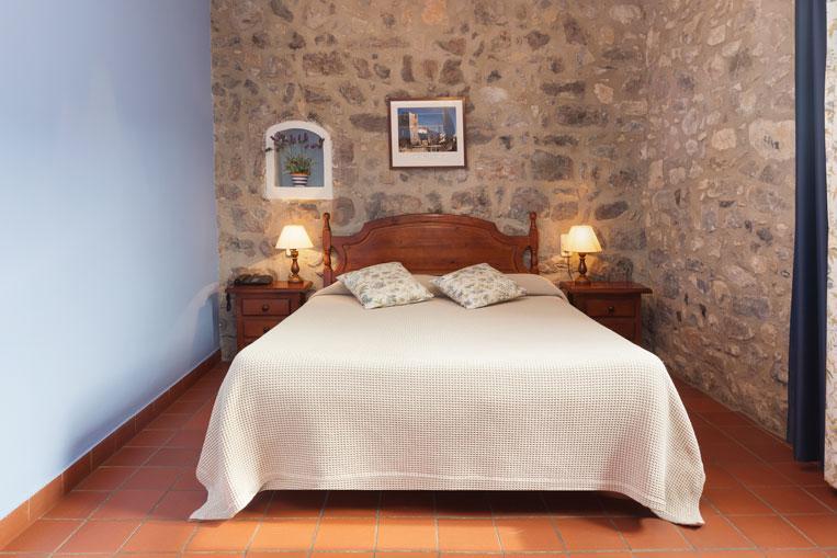 Hostal De La Rovira Oix Ngoại thất bức ảnh