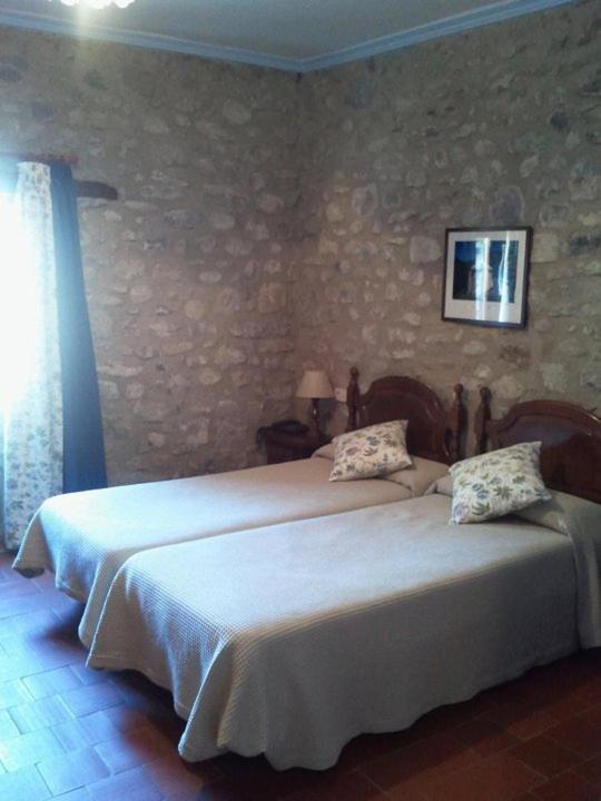 Hostal De La Rovira Oix Phòng bức ảnh