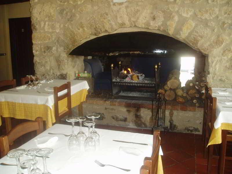 Hostal De La Rovira Oix Ngoại thất bức ảnh